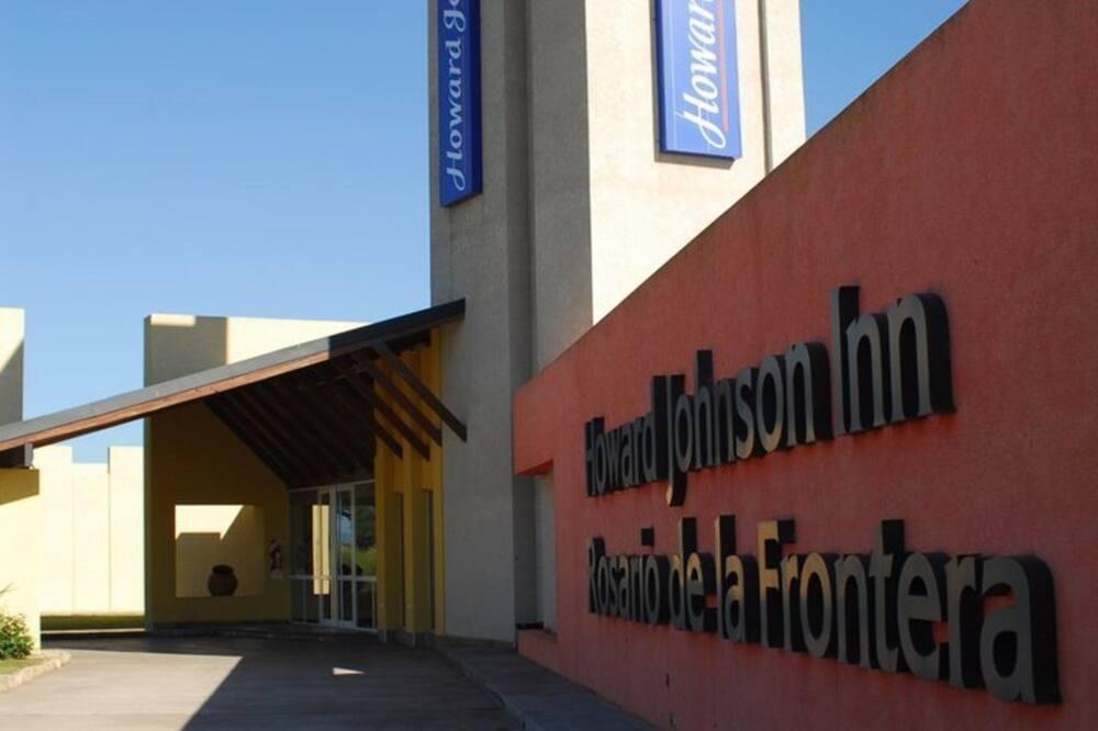 Howard Johnson Inn Rosario De La Frontera Exterior foto