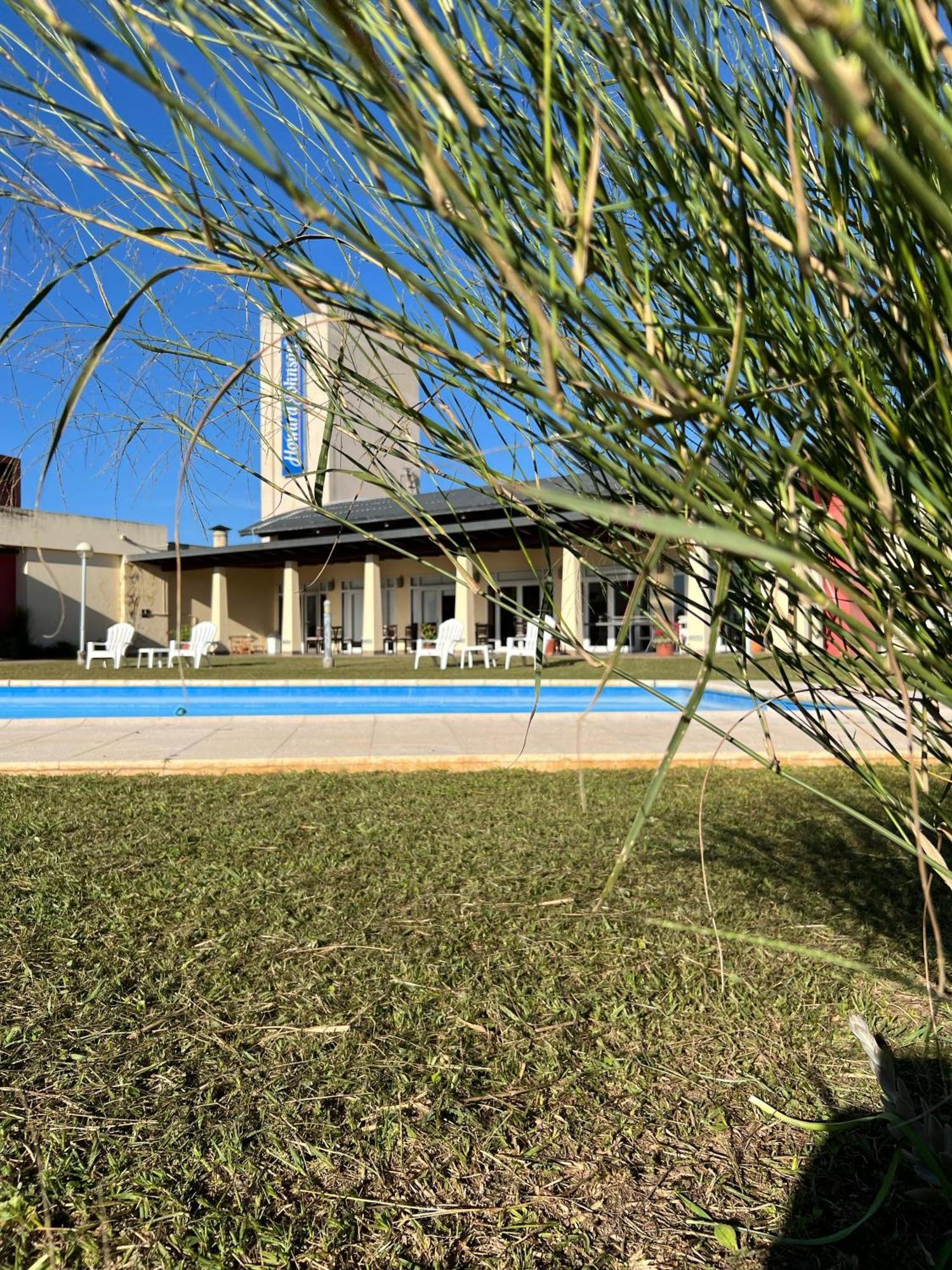 Howard Johnson Inn Rosario De La Frontera Exterior foto