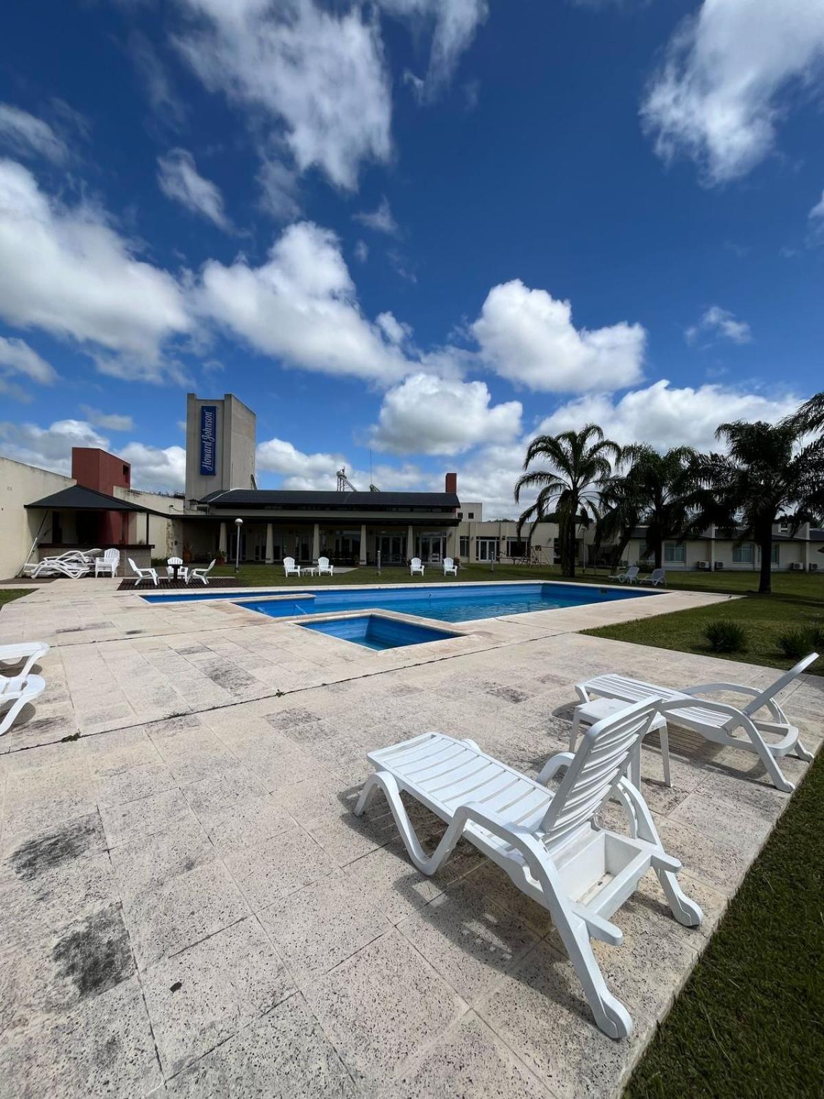 Howard Johnson Inn Rosario De La Frontera Exterior foto